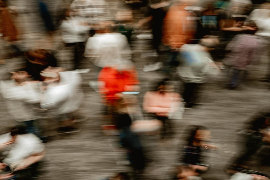 沪深两市成交额突破5000亿元